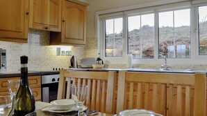 Unclassified image, 5 of 10, button - Woodland View Bungalow 1 - UK10492 (Pennal, near Machynlleth)