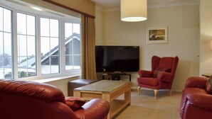 Unclassified image, 2 of 10, button - Woodland View Bungalow 1 - UK10492 (Pennal, near Machynlleth)