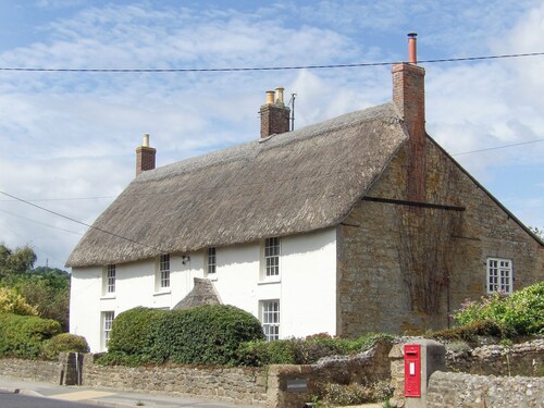 9 bedroom accommodation in Chideock, near Bridport