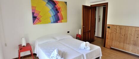 3 habitaciones, tabla de planchar con plancha y wifi gratis