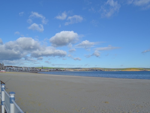 2 bedroom accommodation in Weymouth