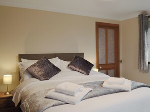 4 bedrooms, free WiFi, bed sheets