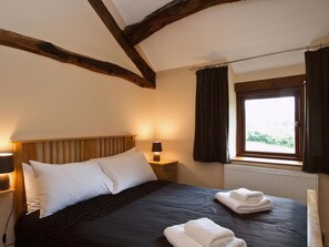 3 bedrooms, iron/ironing board, free WiFi