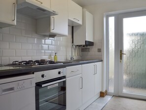 Lavavajillas y utensilios de cocina 