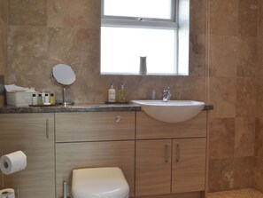 Towels - 1 bedroom accommodation in Chesterfield (Clowne, near Chesterfield)