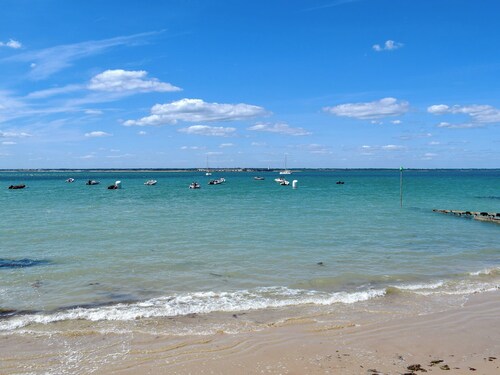 5 makuuhuoneen majoitus Freshwaterissa, lähellä Totlandia