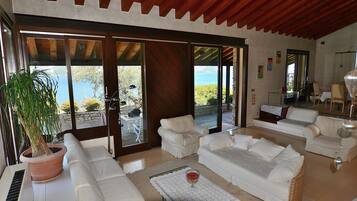 Villa, 5 Bedrooms | Living area | Flat-screen TV