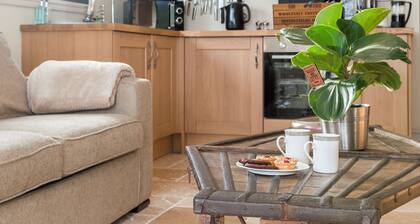 1 bedroom accommodation in Rudford, near Gloucester