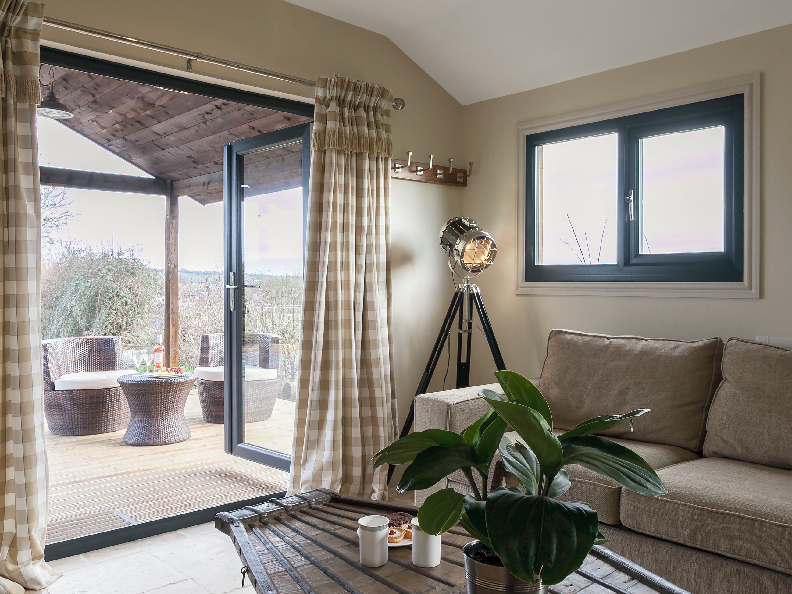 Netflix, un altavoz inteligente, servicios de streaming