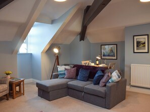 Living area - 1 bedroom accommodation in Saltburn-by-the-Sea (Saltburn-by-the-Sea)