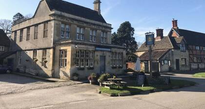 1 bedroom accommodation in Steeple Ashton, near Trowbridge