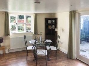 Dining - 1 bedroom accommodation in Steeple Ashton, near Trowbridge (Steeple Ashton, near Trowbridge)