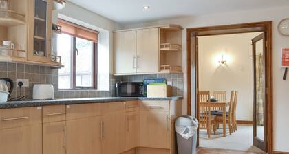 Dairy Cottage - UKC3735