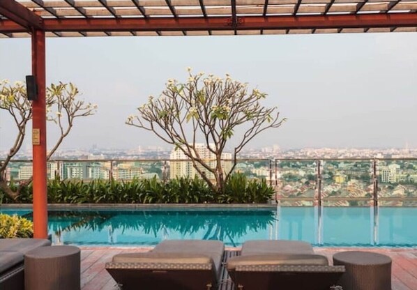 حمّام سباحة خارجي