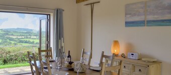 2 bedroom accommodation in Charmouth, near Lyme Regis