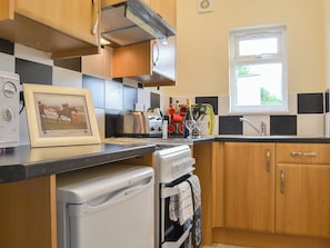 Cookware/dishes/utensils