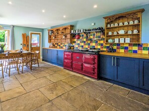 Geschirrspüler, Hochstuhl, Gefrierschrank