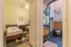 Doccia, asciugacapelli, bidet, asciugamani