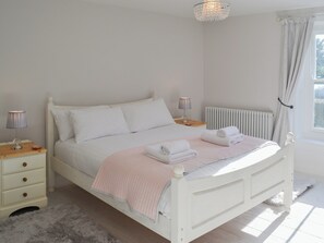 5 soverom, wi-fi (inkludert) og sengetøy