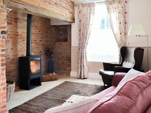 Fireplace - 5 bedroom accommodation in Muston, near Filey (Muston, near Filey)