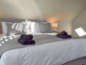 3 bedrooms, free WiFi, bed sheets
