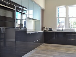 Dishwasher, highchair, freezer - 3 bedroom accommodation in Upper Poppleton, near York (Upper Poppleton, near York)