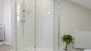 Free toiletries, towels