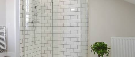 Articles de toilette (gratuits), serviettes fournies