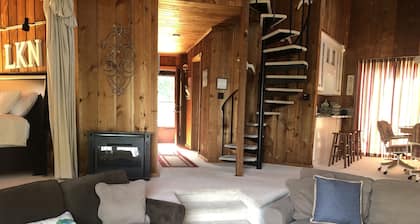"The Kiser Cottage" #1 on Lake Norman w/Pontoon