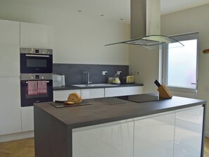 Dishwasher, highchair