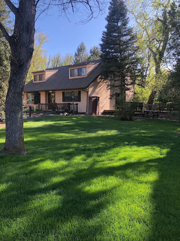 Exterior - Broadmoor Area Home Great for Families and Pets! (Colorado Springs)