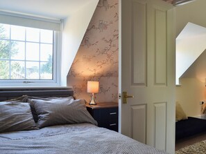 2 bedrooms, bed sheets