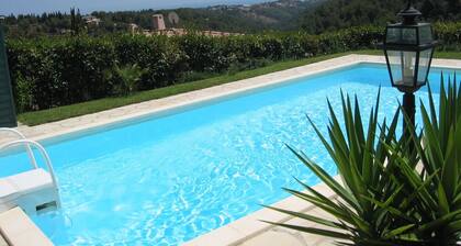 Réussir vos vacances dans un bel appartement meublé avec la mer à l'horizon.