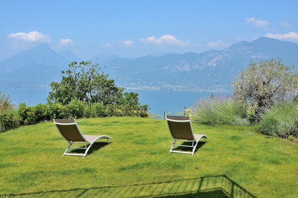 Private kitchen - Villa il Cerro With Lake View (Brenzone sul Garda)