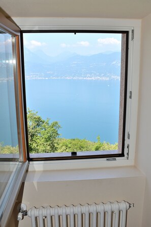 View from room - Villa il Cerro With Lake View (Brenzone sul Garda)
