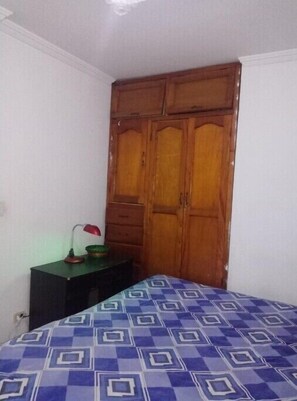 1 bedroom, iron/ironing board, internet, bed sheets