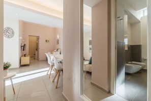 Dusche, Bidet, Handtücher