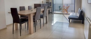 Dining - Seaside Relaxation: Bright Apartment ⚓🌞 (PALAMÓS)