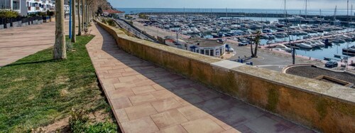 Seaside Relaxation: Bright Apartment ⚓🌞