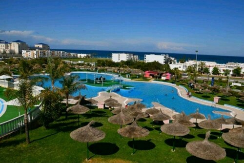 Appartement à Jawhara2 Marina Smir à côté de la plage avec piscine.