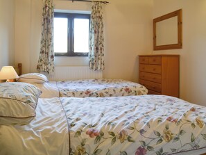 3 bedrooms, free WiFi, bed sheets