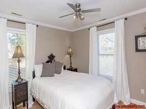 4 室のベッドルーム、アイロン / アイロン台、WiFi (無料)