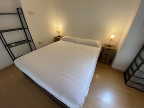2 bedrooms, iron/ironing board, free WiFi, bed sheets - Gregal 131 - pool, A/C, garden (Torroella de Montgri)