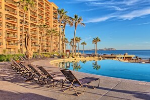 A heated pool - Sonoran Sea E-404 Good By The Sea Ultimate Oceanfront (Puerto Peñasco)