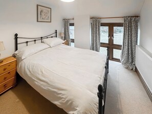 16 bedrooms, free WiFi, bed sheets