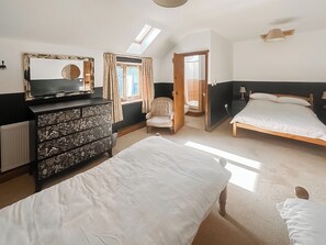 16 bedrooms, free WiFi, bed sheets