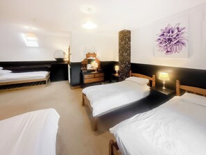 16 chambres, Wi-Fi gratuit, draps fournis