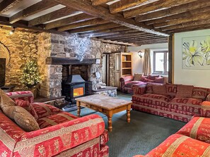 Fireplace - 16 bedroom accommodation in Bampton, near Tiverton (Bampton, near Tiverton)