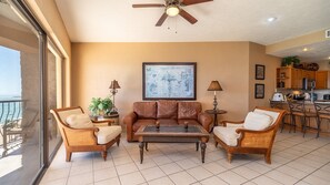 Interior - Sonoran Sea E-805 Barefoot @ Sea Retreat Stunning Oceanfront Condo (Puerto Peñasco)