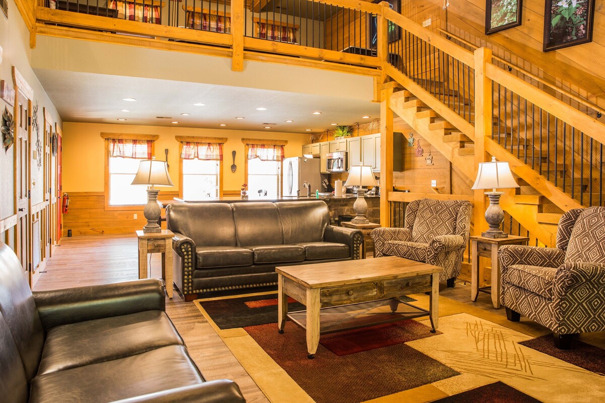 Photo 67 of 4BR, indoor pool, hot tub, game room.